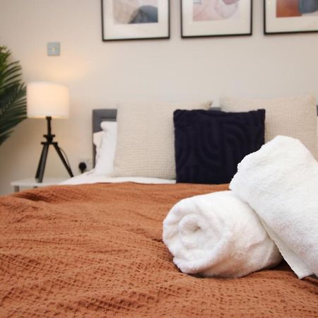 The Skyline - Luxury City Centre Flat With Designated Parking 카디프 외부 사진