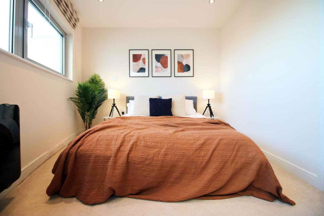 The Skyline - Luxury City Centre Flat With Designated Parking 카디프 외부 사진