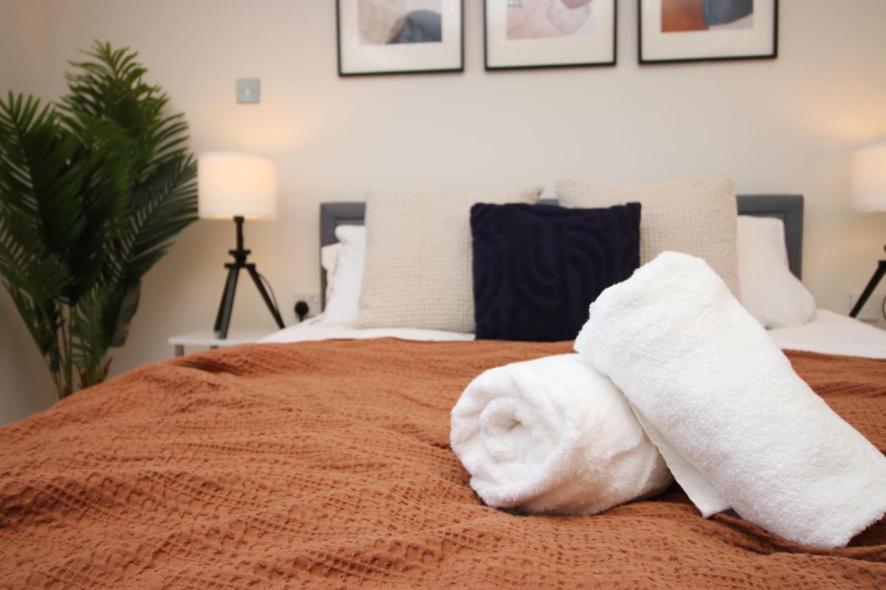The Skyline - Luxury City Centre Flat With Designated Parking 카디프 외부 사진