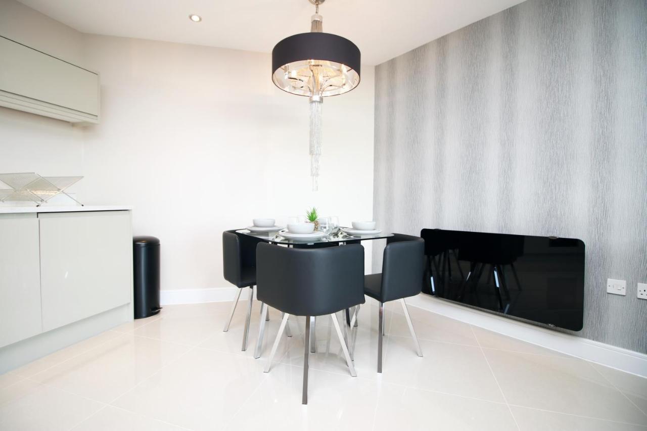 The Skyline - Luxury City Centre Flat With Designated Parking 카디프 외부 사진