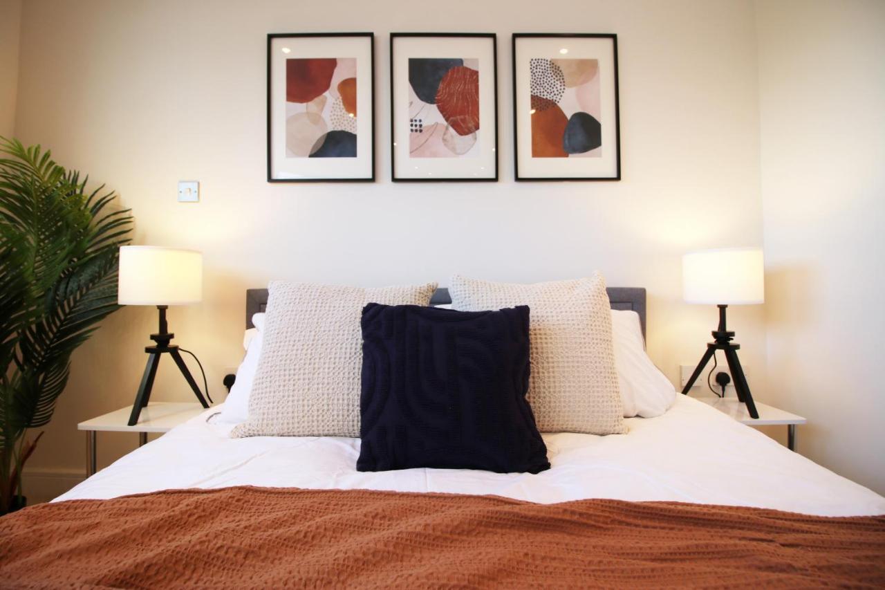 The Skyline - Luxury City Centre Flat With Designated Parking 카디프 외부 사진
