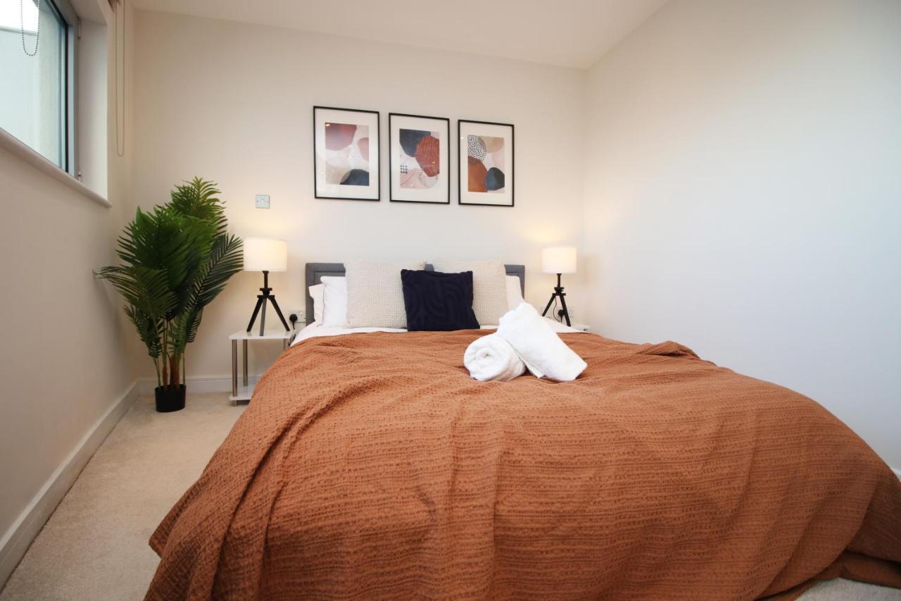 The Skyline - Luxury City Centre Flat With Designated Parking 카디프 외부 사진