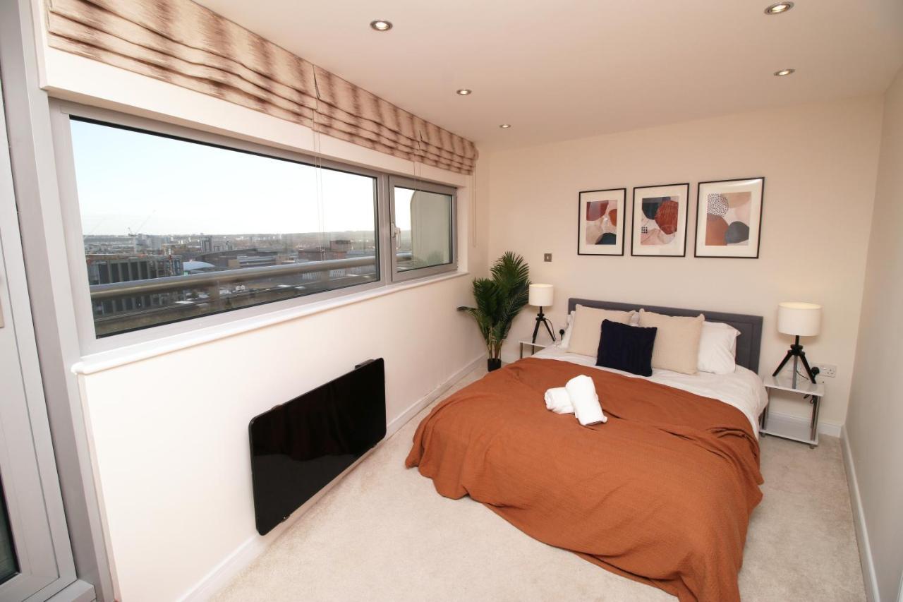 The Skyline - Luxury City Centre Flat With Designated Parking 카디프 외부 사진