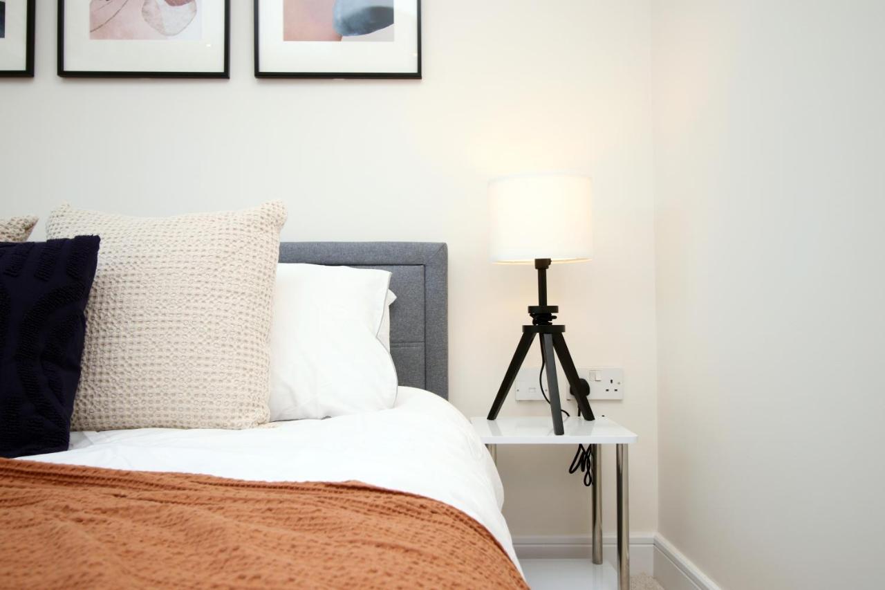 The Skyline - Luxury City Centre Flat With Designated Parking 카디프 외부 사진