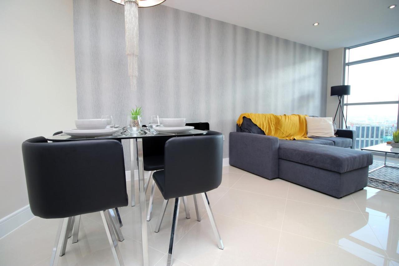 The Skyline - Luxury City Centre Flat With Designated Parking 카디프 외부 사진