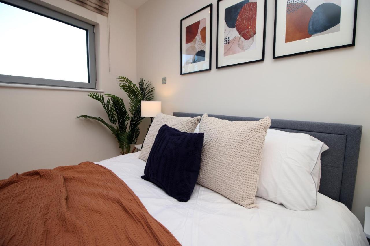 The Skyline - Luxury City Centre Flat With Designated Parking 카디프 외부 사진