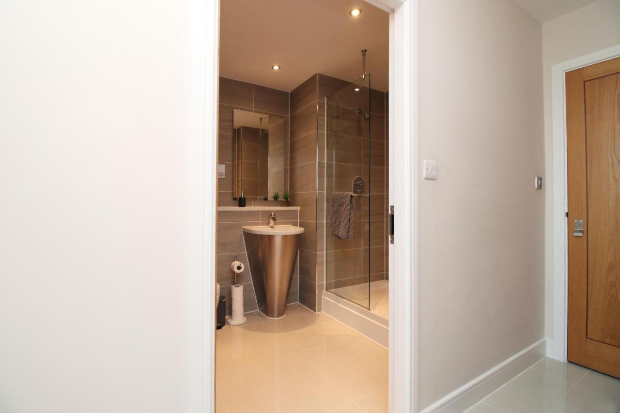 The Skyline - Luxury City Centre Flat With Designated Parking 카디프 외부 사진